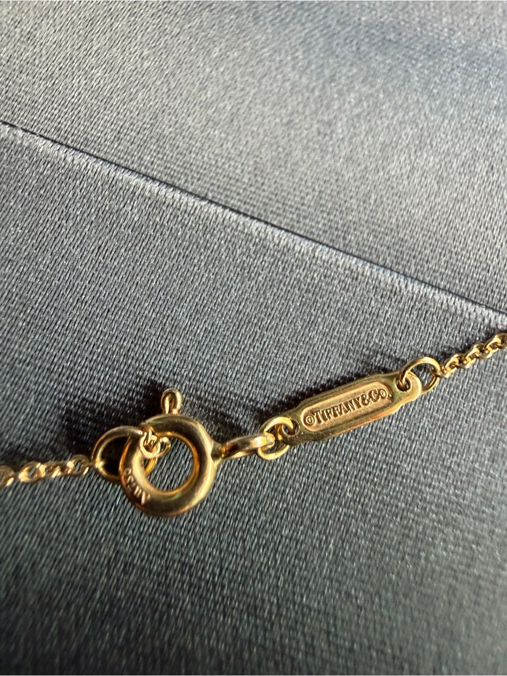 Tiffany & Co. 18k Gold Heart Pendant mini Necklace - Picture 4 of 4